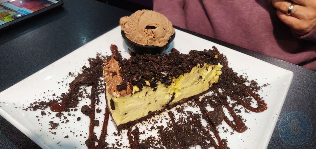 waffle Creams dessert restaurant Ealing Broadway Ice Cream COOKIES & CREAM CHEESCAKE